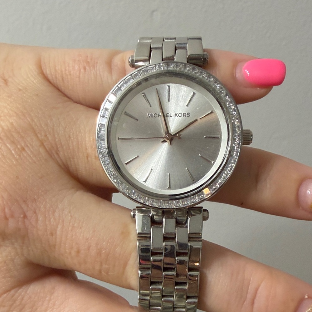 Michael Kors Silver Crystal Bezel Link Watch - Picture 10 of 10
